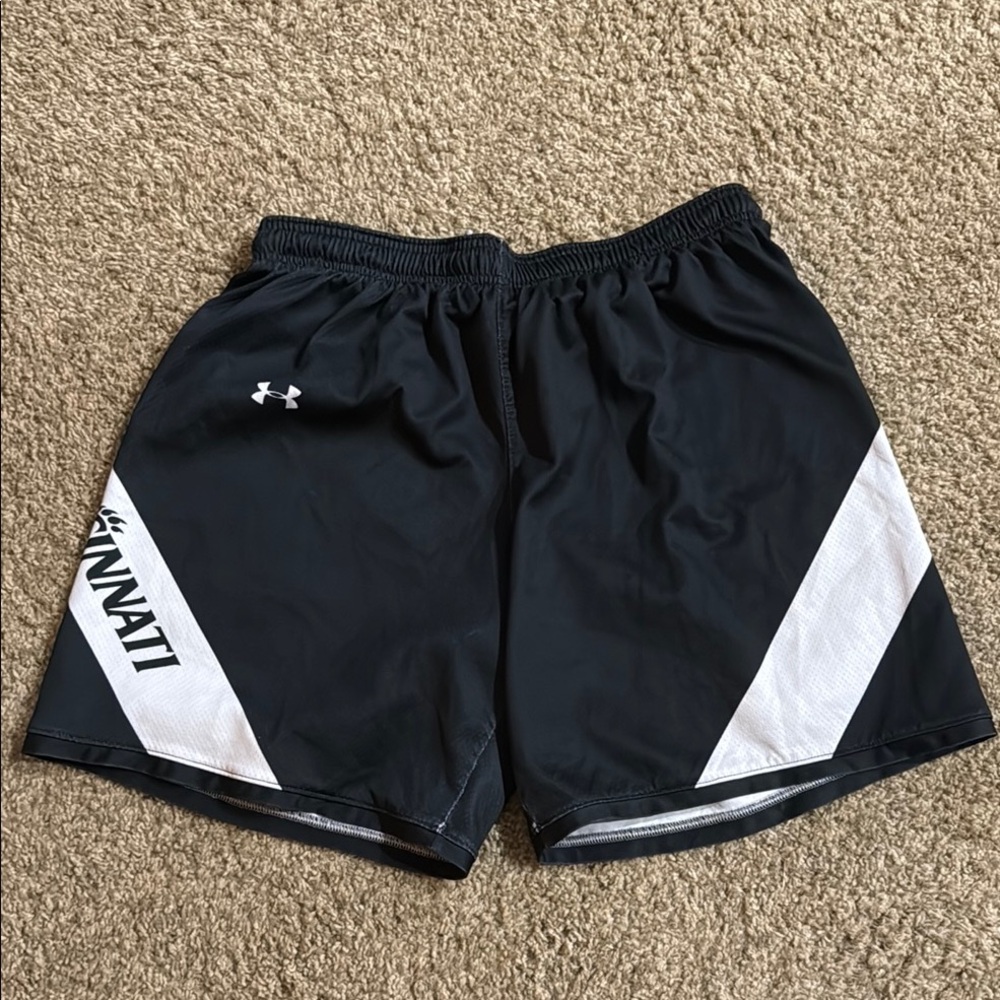 Under Armour Black and White Athletic Shorts Lightweight Breathable
